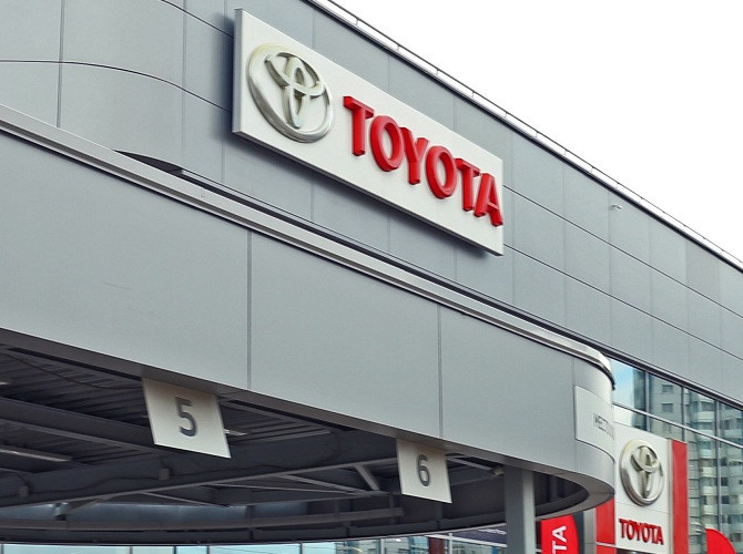 Toyota планирует сократить экспорт за границу до 100 000 единиц к февралю 2027 года
