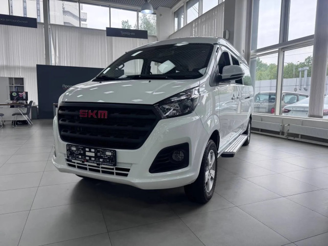 Автомобили SKM M7 поступили в сеть LADA Business