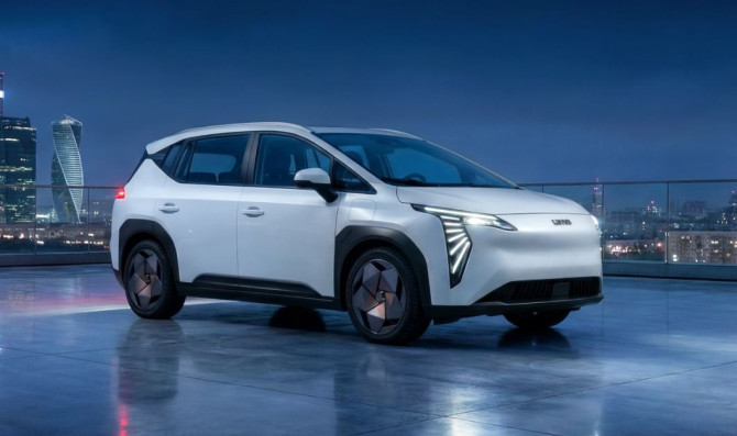 Электрический кроссовер UMO 5 появился в автопарке каршеринга
