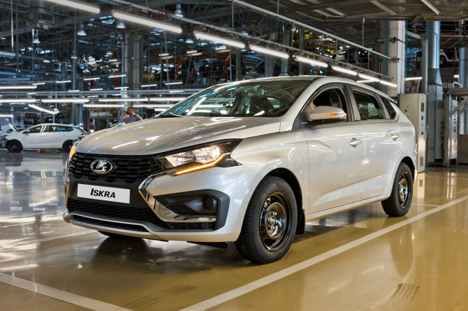 LADA Iskra SW получила модификацию «Драйв» с механической коробкой