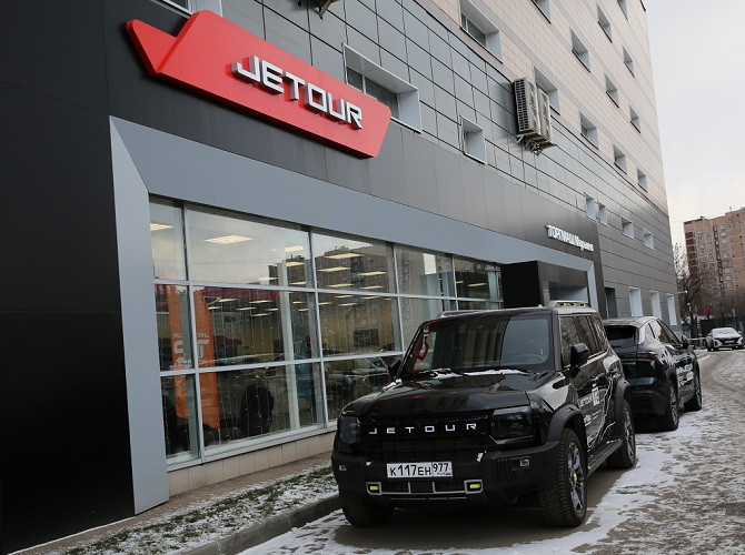 Число дилерских соглашений по легковым автомобилям в России выросло на 2 %